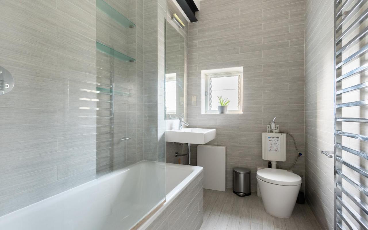 The Holland Park Escape - Modern & Central 2Bdr Flat Лондон Екстериор снимка